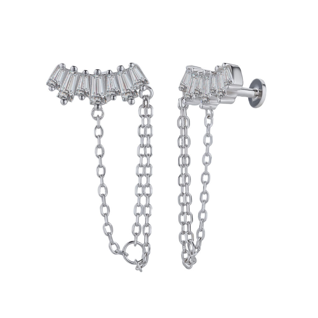 עגיל פירסינג בהברגה מכסף עם תליון נופל מבית המותג סיליה ורה