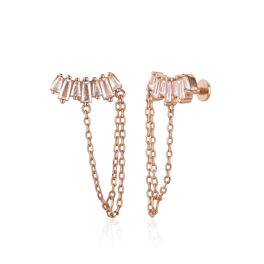 עגיל פירסינג בהברגה מרוז גולד עם תליון נופל מבית המותג של סיליה ורה