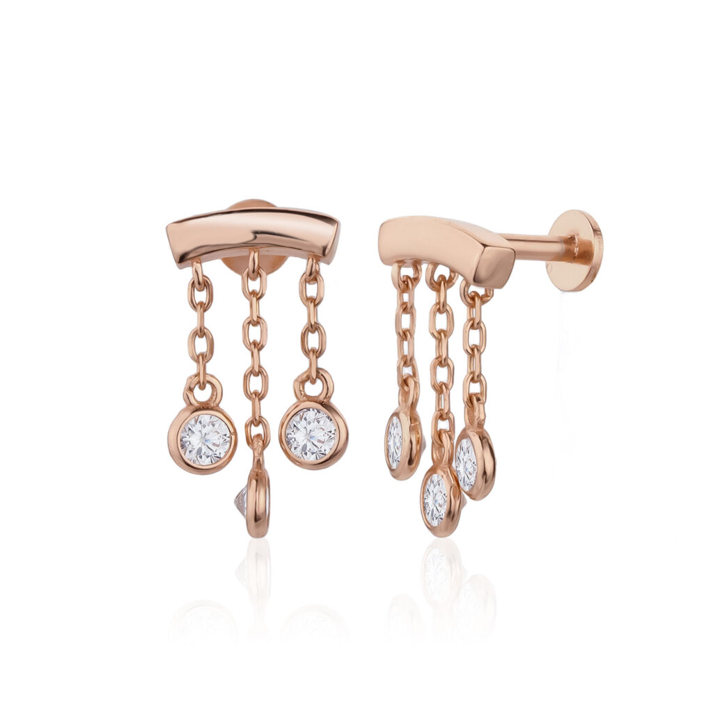 מבית המותג סיליה ורה מציגים עגיל פירסינג בהברגה מרוז גולד עם נטיפים